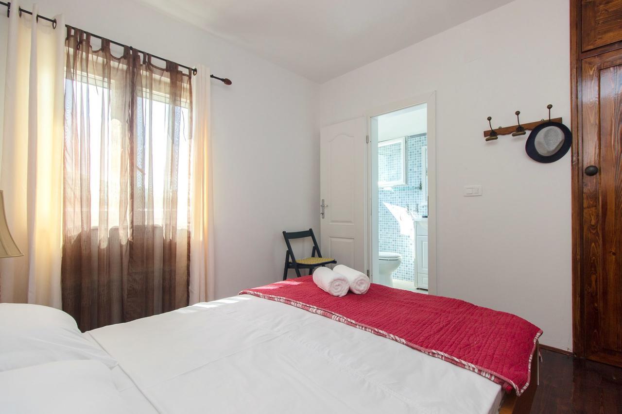Sea Breeze - Front Sea Apartment Zaboric Bagian luar foto